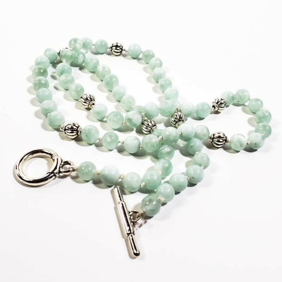 Green Moonstone Hand-Knotted Necklace - Picture 6 of 10